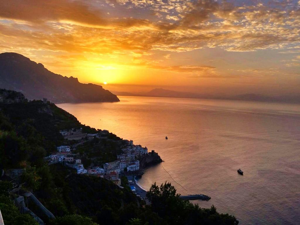 La Rosa Del Mare Amalfi Exterior foto
